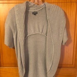 Gray short sleeve sweater